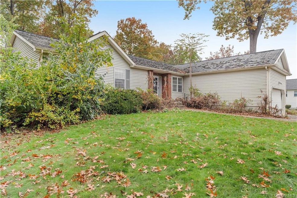 19 Greenwood Dr, Newburgh, NY 12550 - photo 1