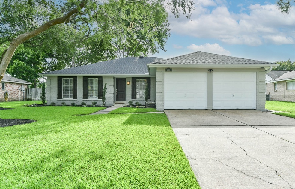 506 W Castle Harbour Dr, Friendswood, TX 77546 - photo 1