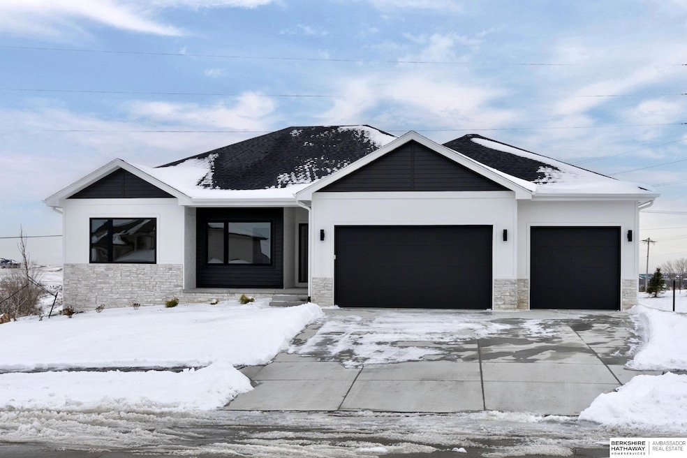 5401 N 205th St, Elkhorn, NE 68022 - photo 1