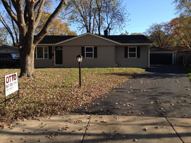 138 Mora Rd, Carpentersville, IL 60110 - photo 1