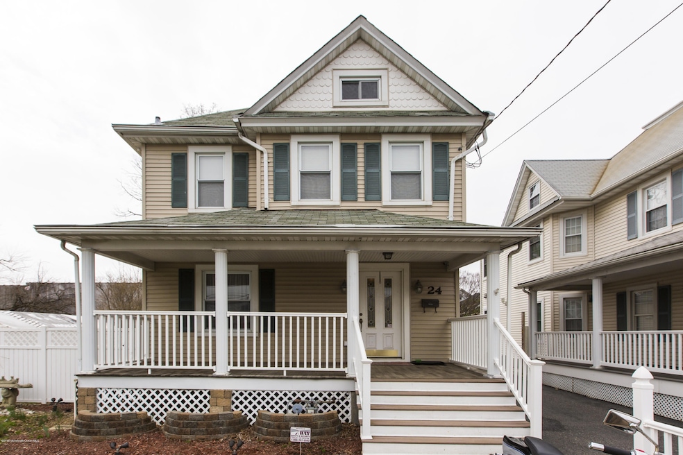01_House Front