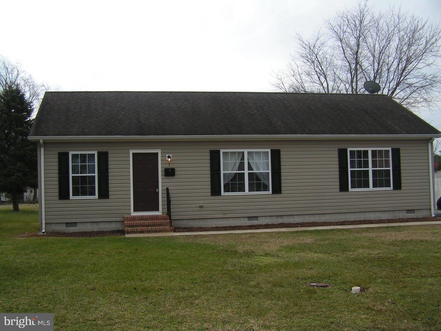 7 W Milby St, Harrington, DE 19952 - photo 1