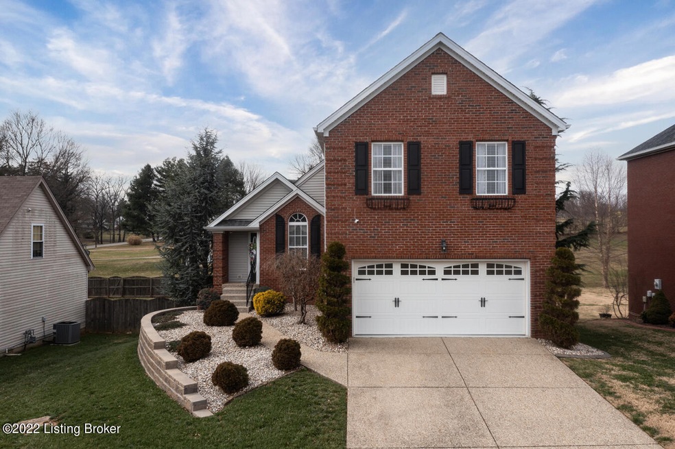 6412 Mossy Oaks Dr, Louisville, KY 40291 - photo 1