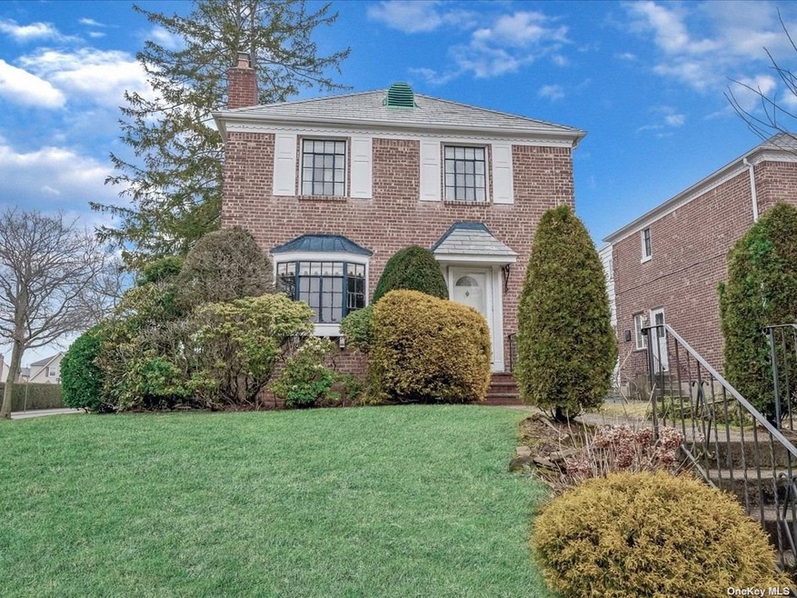 75-03 182nd St, Flushing, NY 11366 - photo 1