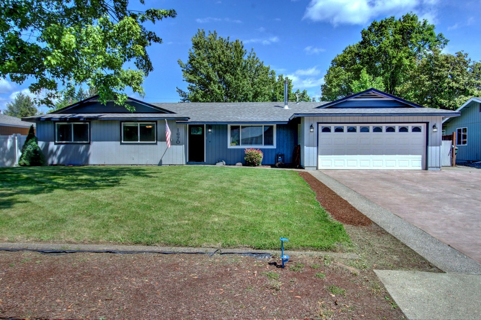 1670 Axtell Dr, Grants Pass, OR 97527 - photo 1