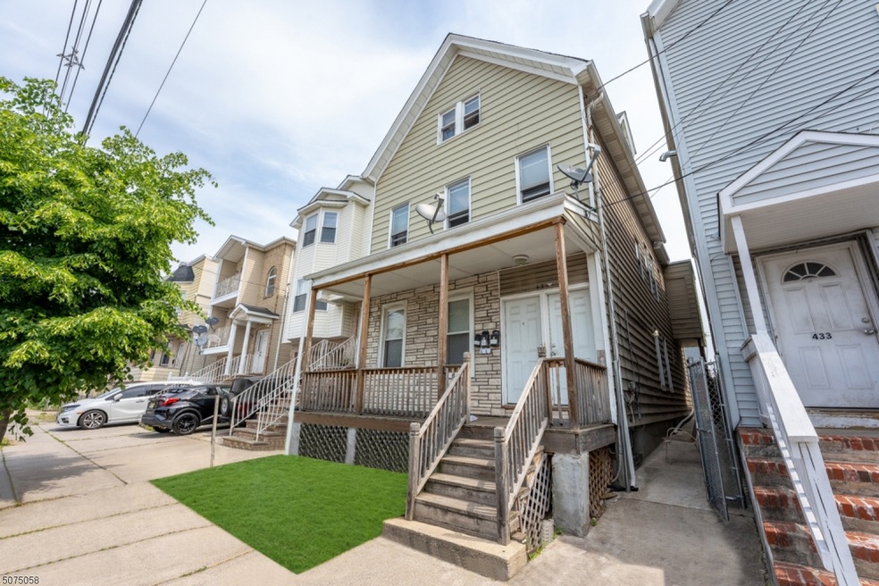 435 Livingston St, Elizabethport, NJ 07206 - photo 1