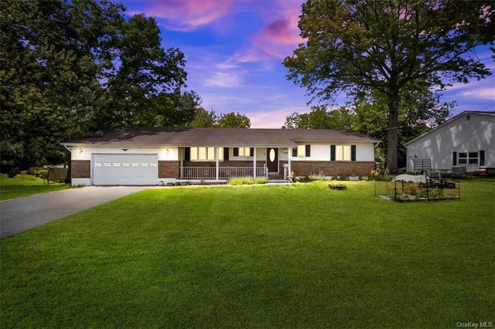 9 Gross St, Pine Bush, NY 12566 - photo 1