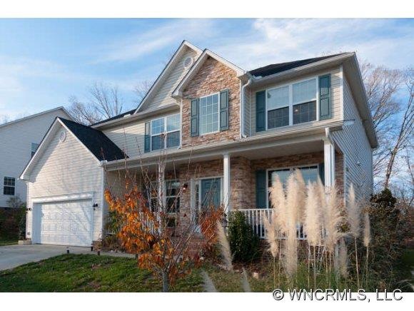 31 Welbourn. Over 3000 SF