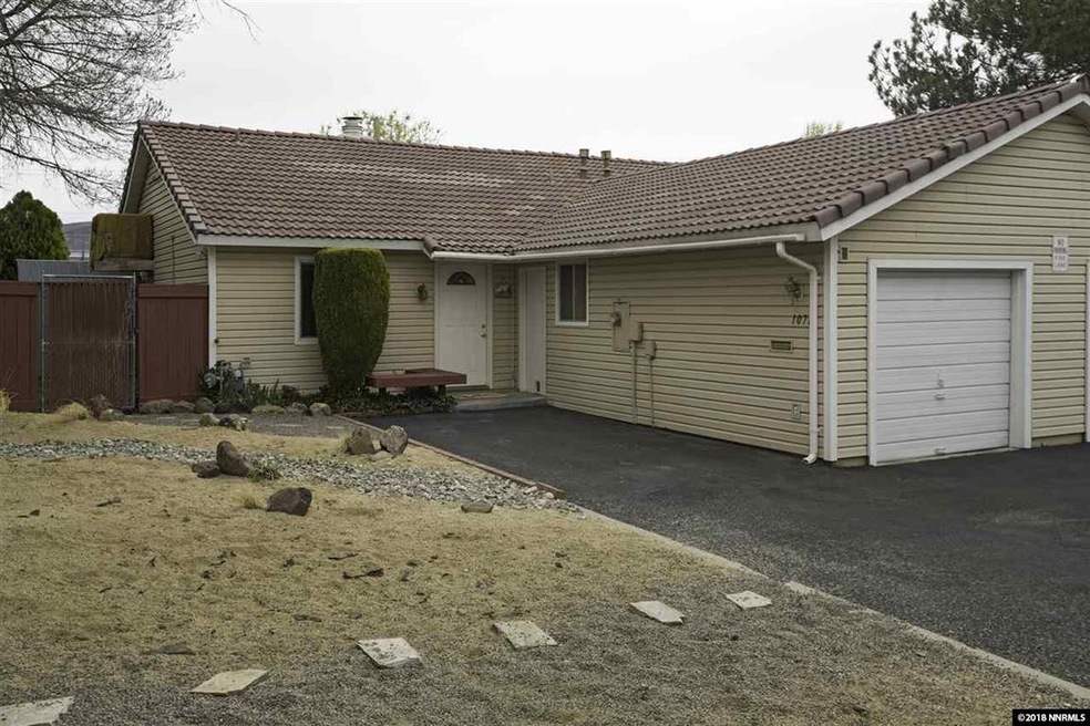1071 Bradley Square, Sparks, NV 89434 - photo 1
