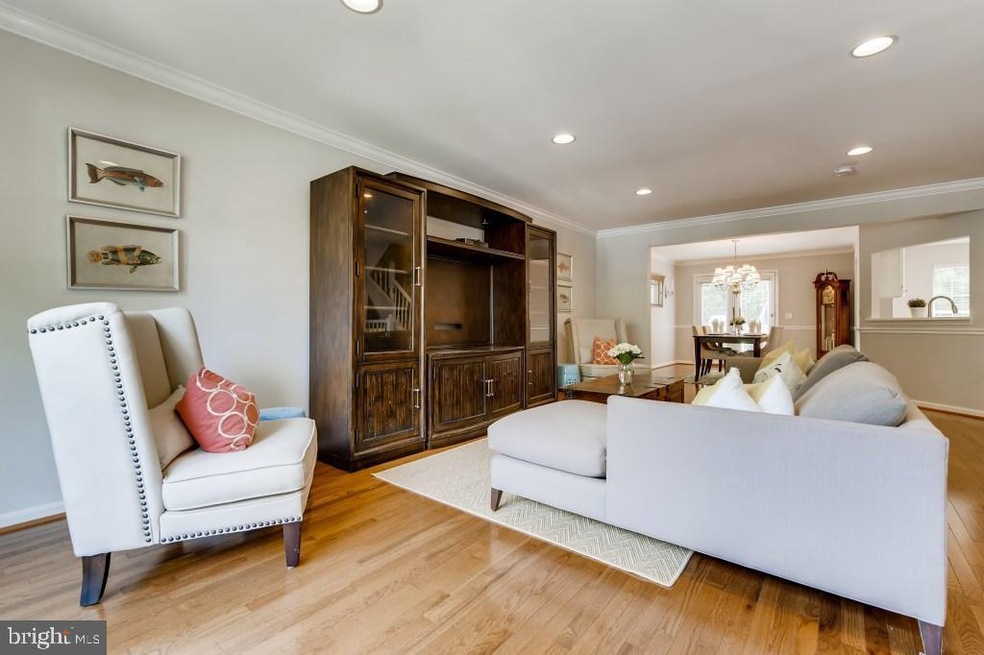 11927 Thurloe Dr, Lutherville Timonium, MD 21093 - photo 1