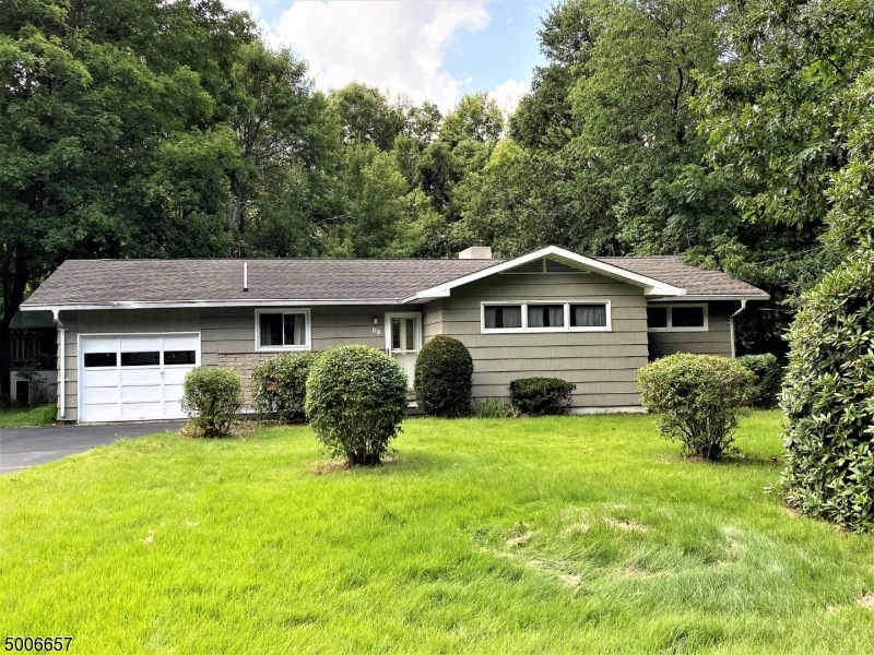 69 Maryann Rd, Jefferson, NJ 07438 - photo 1