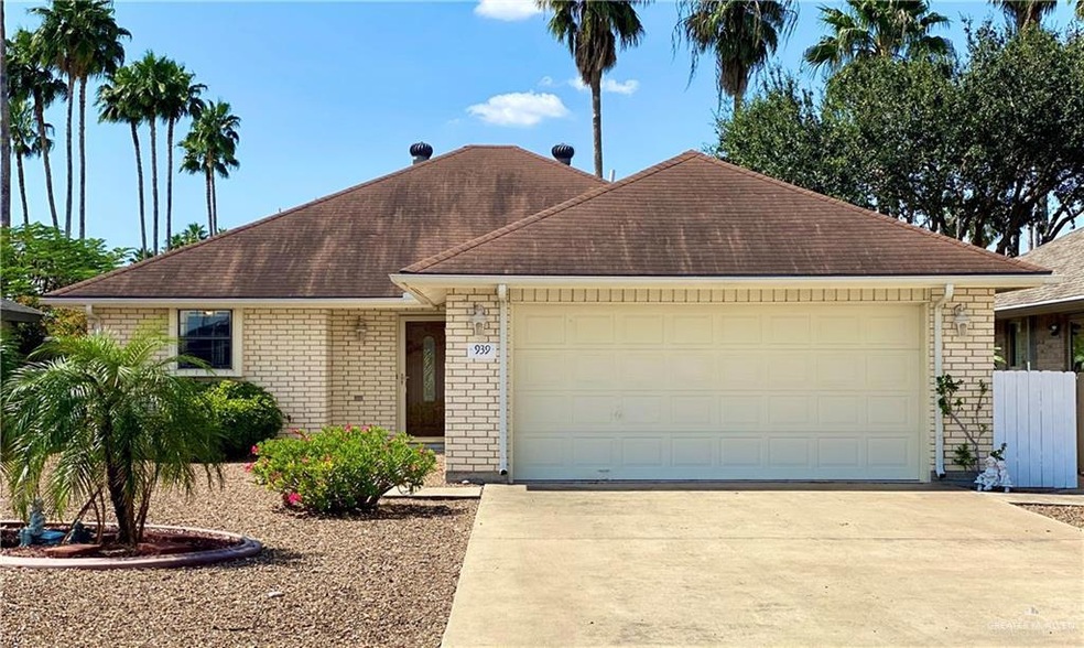 939 Citrus Dr, Alamo, TX 78516 - photo 1