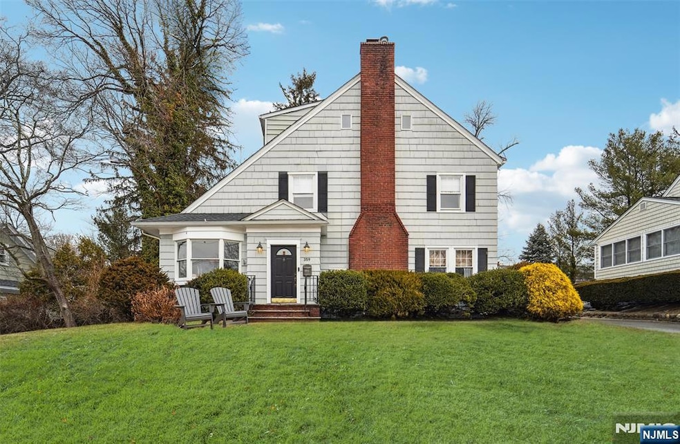 Sold $1,400,359 • Co-Listing Agent