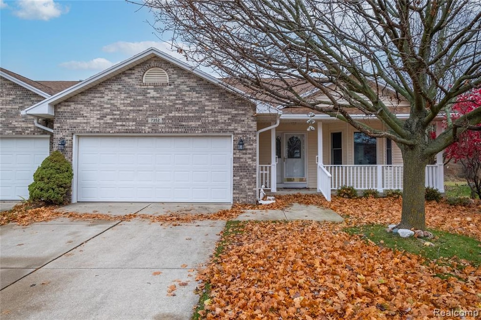 7352 Cross Creek Dr, Swartz Creek, MI 48473 - photo 1