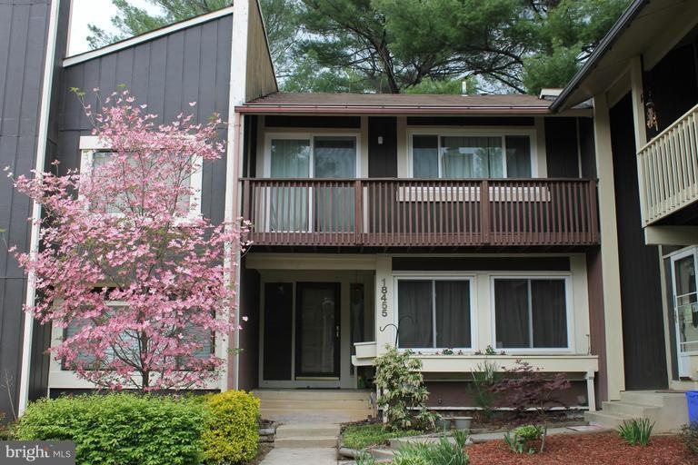 18455 Stone Hollow Dr, Germantown, MD 20874 - photo 1