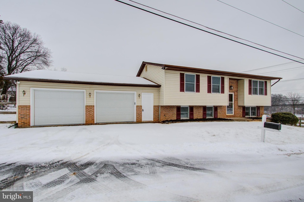 1024 Waite Ave, Sykesville, MD 21784 - photo 1