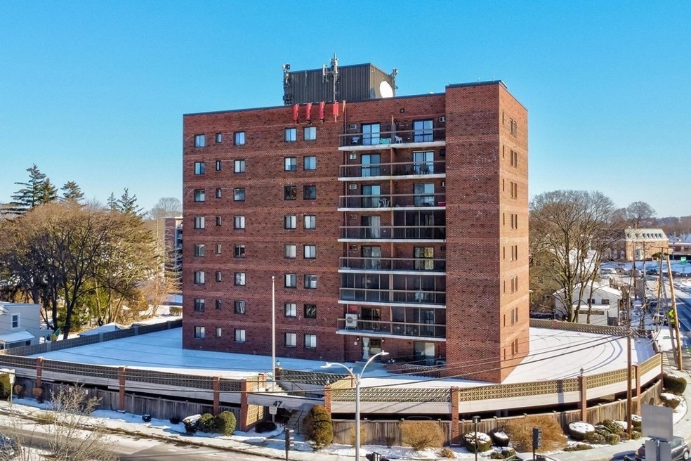 47 Mystic St unit 4A, Arlington, MA 02474 - photo 1