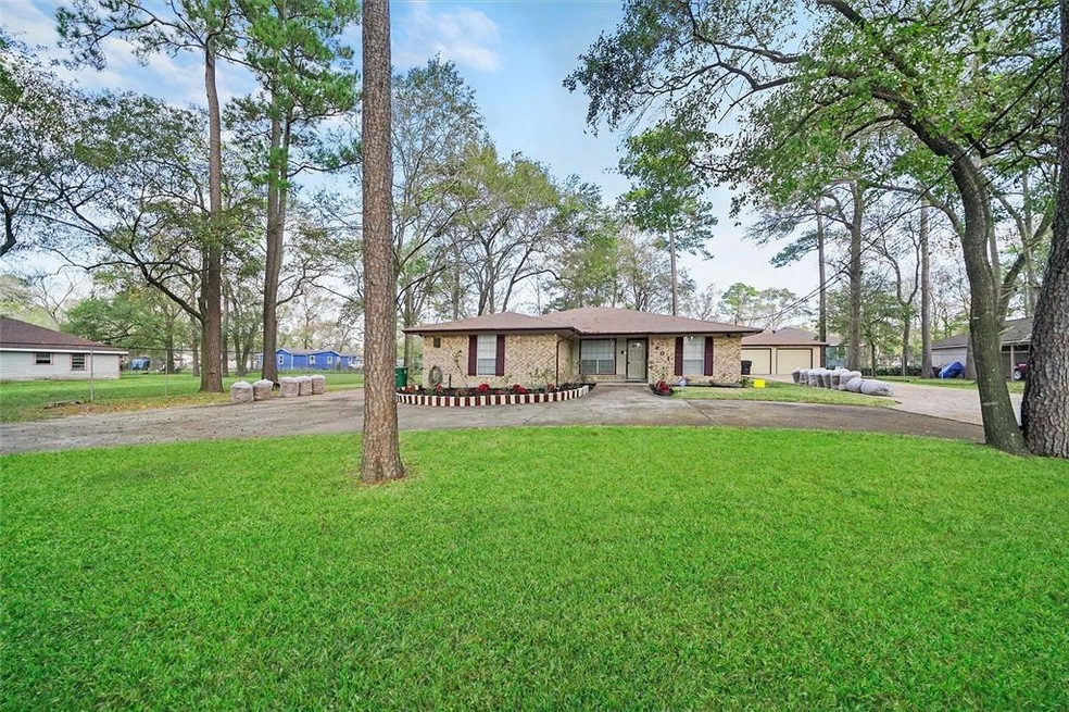 5401 Styling Dr, Houston, TX 77016 - photo 1