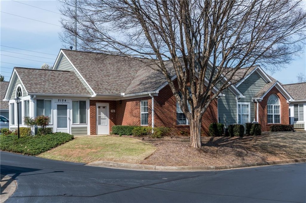 2124 Carefree Cir, Marietta, GA 30062 - photo 1