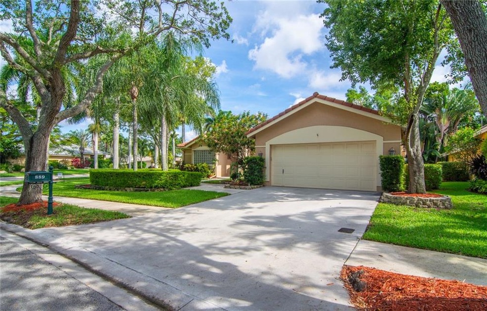 Gorgeous 4/3 pool home in much sought after neighb