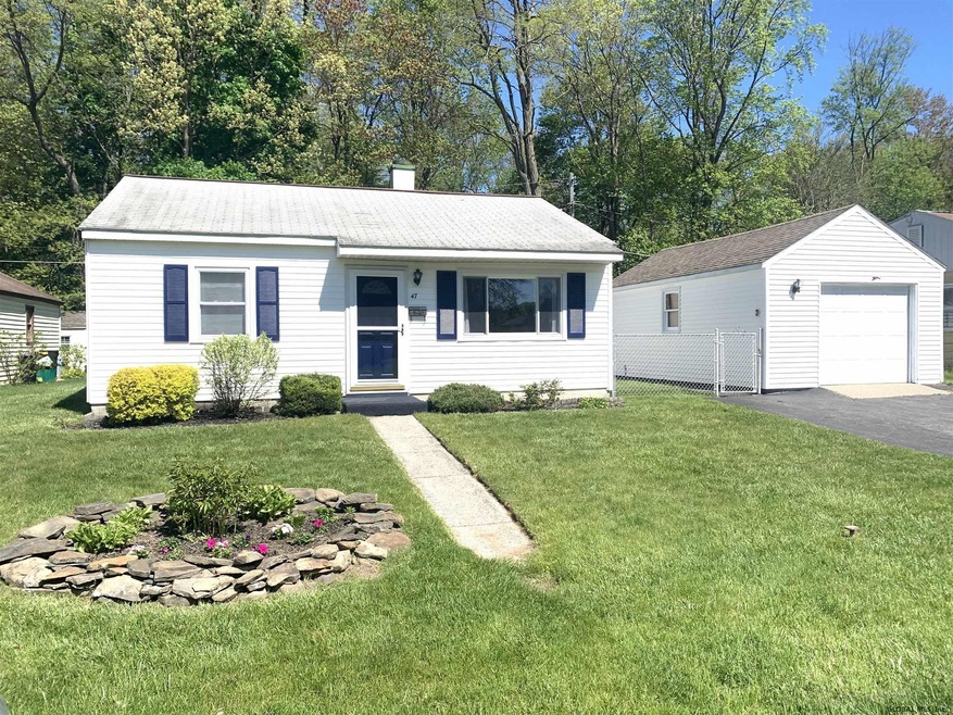 47 Vics Ct, Albany, NY 12205 - photo 1