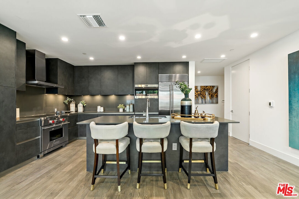 Sold $1,735,000 • Co-Listing Agent