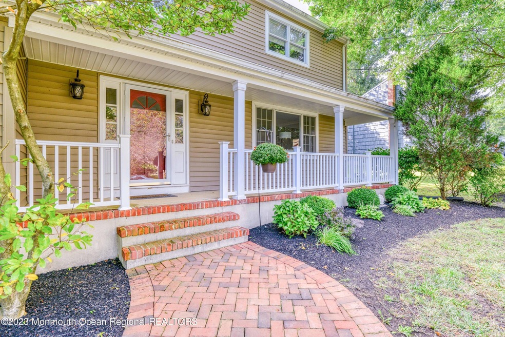Sold $885,000 • Co-Listing Agent