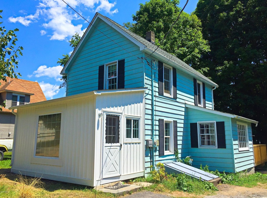 108 Mott St, Milford, PA 18337 - photo 1