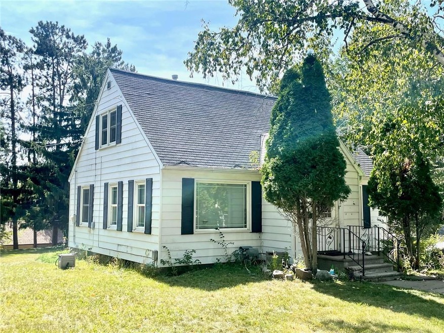 1120 12th Ave E, Menomonie, WI 54751 - photo 1