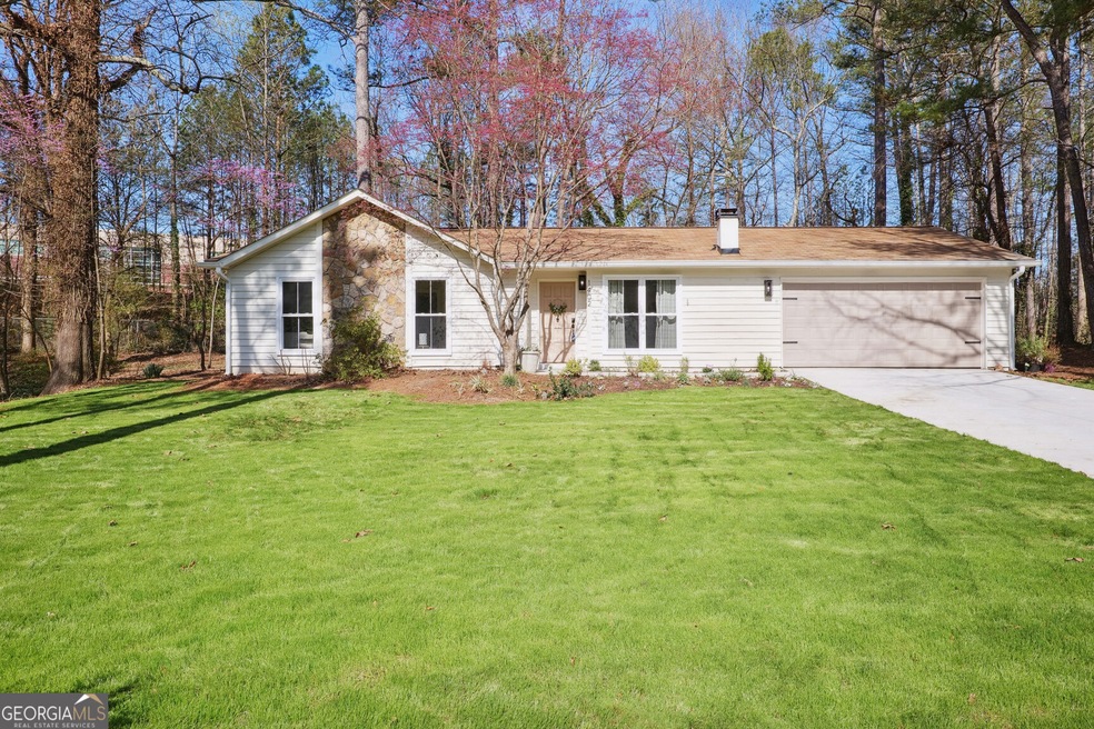 1402 Mountain Overlook Ct, Marietta, GA 30066 - photo 1