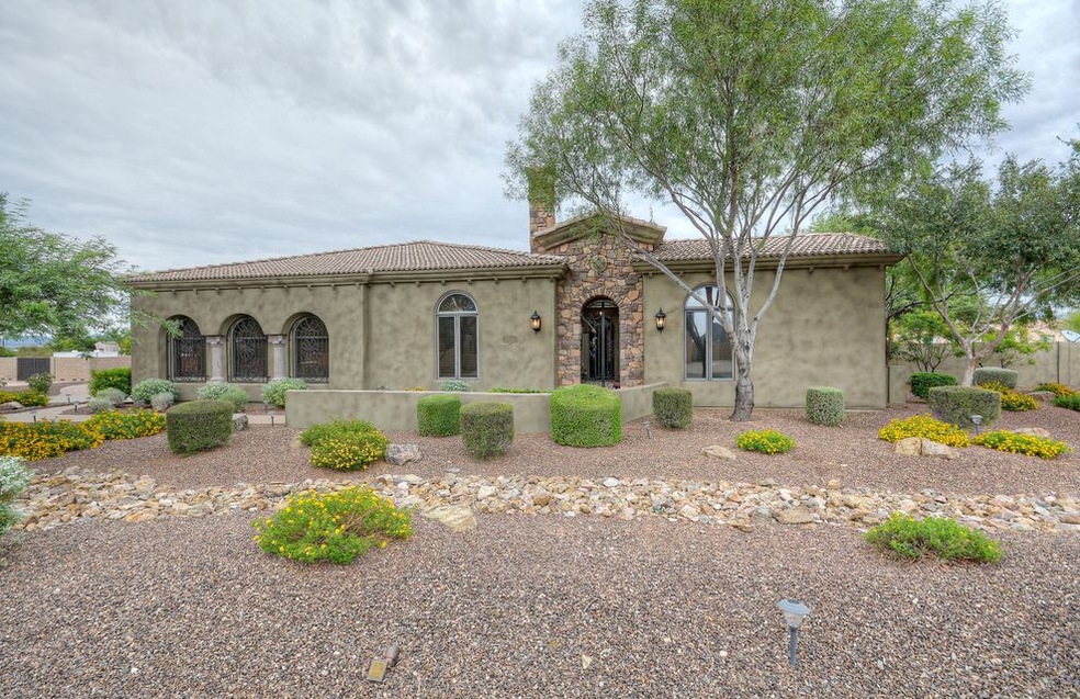 2620 W Desert Creek Ln Phoenix-print-002