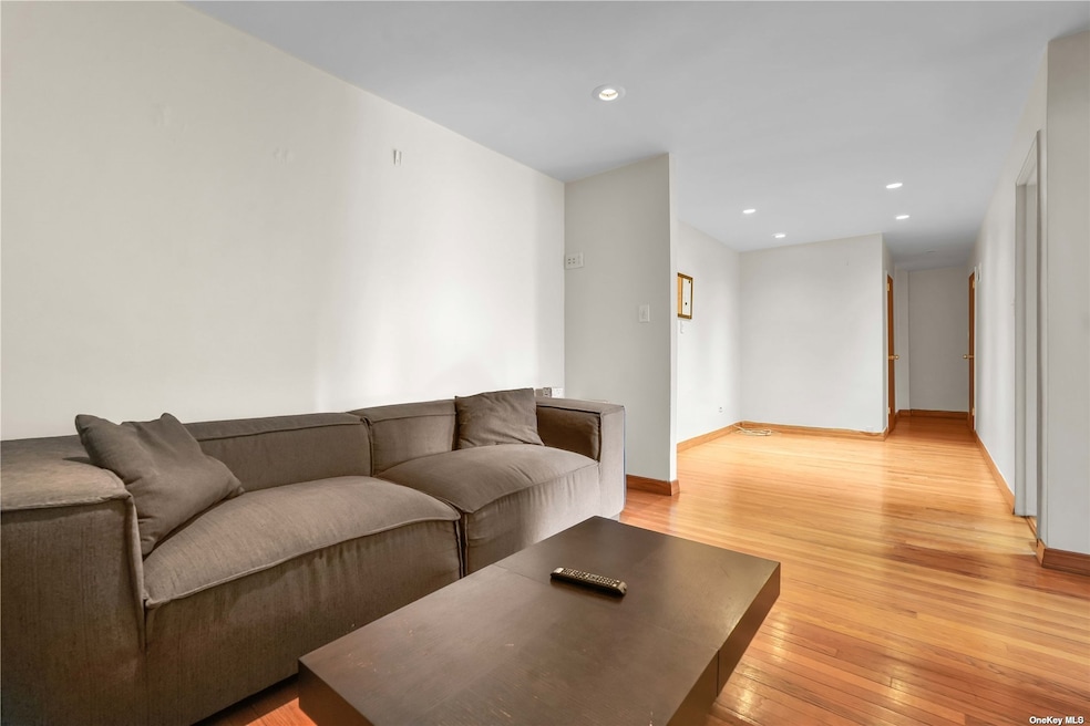 2949 137th St unit 2J, Flushing, NY 11354 - photo 1