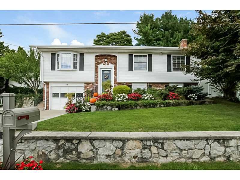 9 Cora St, North Providence, RI 02911 - photo 1