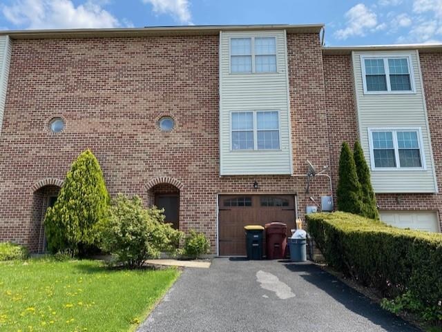 3445 Portland Dr, Whitehall, PA 18052 - photo 1