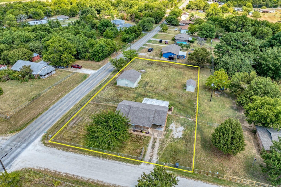 654 Old Airport Rd, Denison, TX 75021 - photo 1