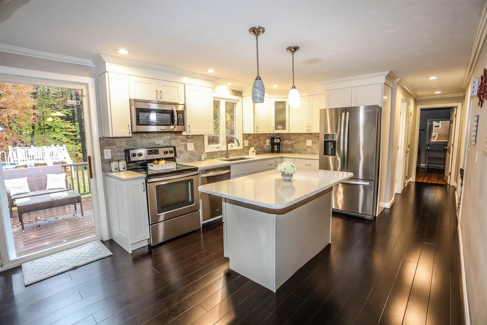 10 Lantern Ln, Auburn, NH 03032 - photo 1