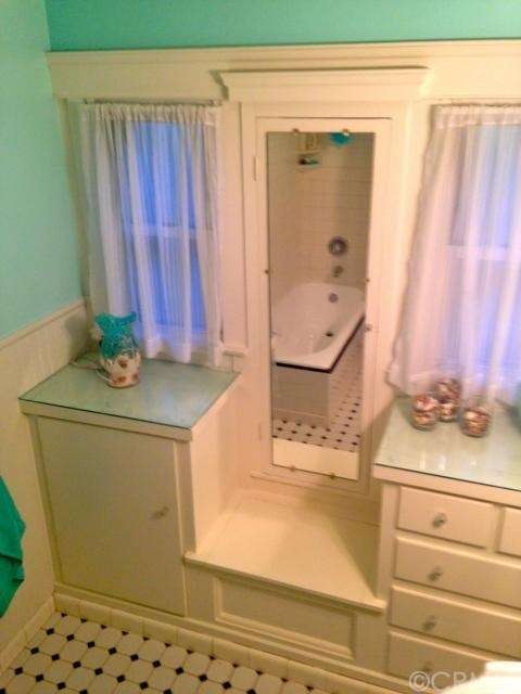 621 N Laurel Ave, Upland, CA 91786 - photo 1