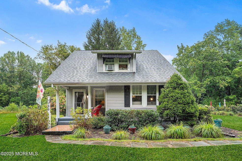 156 Old Tavern Rd Howell, NJ-02