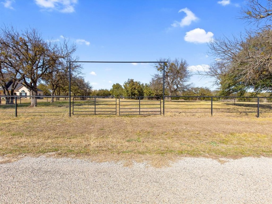 401 Yukon Ct, Weatherford, TX 76087 - photo 1