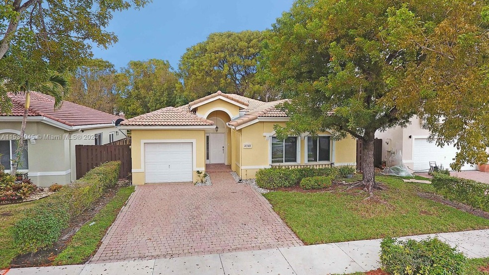 4748 NW 111th Ct, Doral, FL 33178 - photo 1