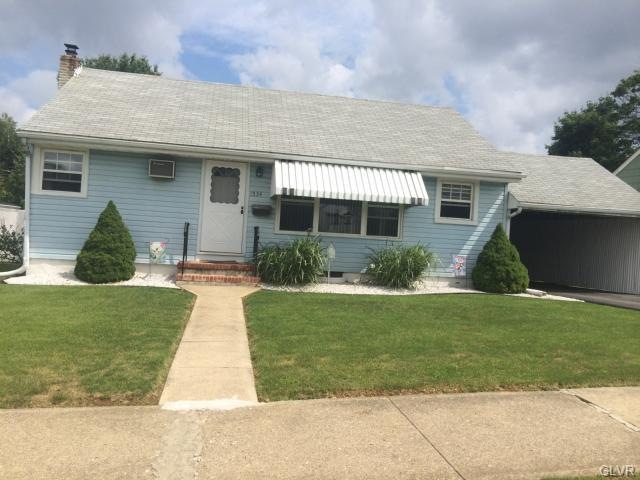 1534 Greenview Dr, Bethlehem, PA 18018 - photo 1