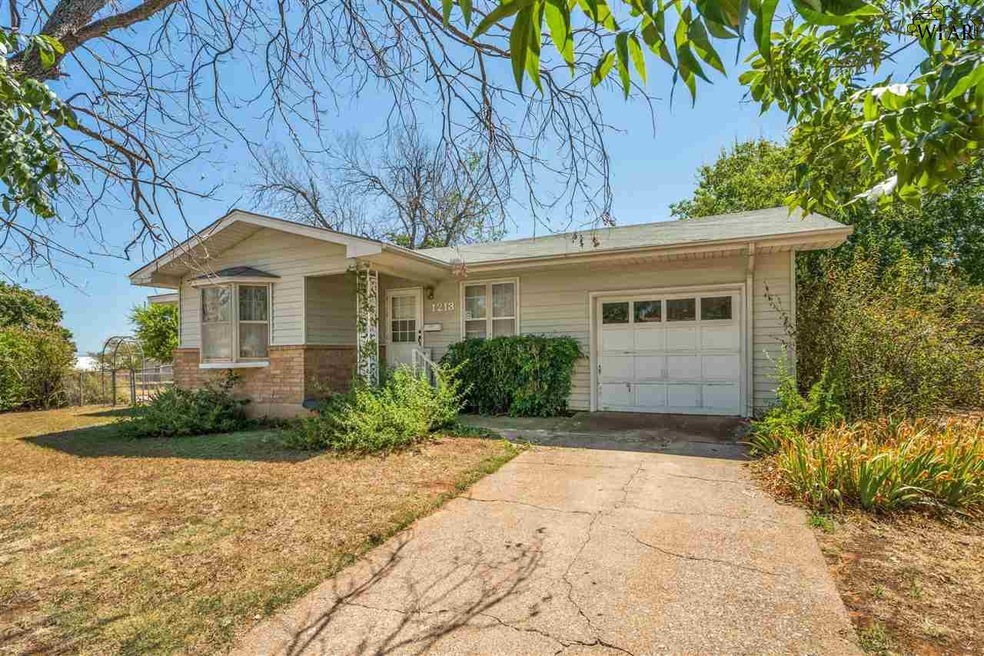 1213 Montgomery St, Wichita Falls, TX 76302 - photo 1