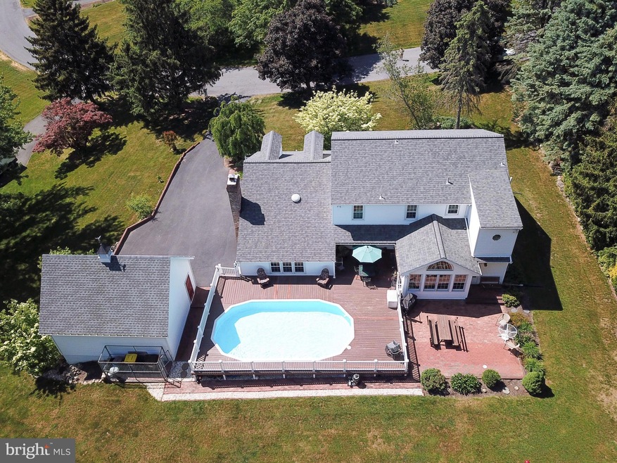 4940 Gwen Cir, Zionsville, PA 18092 - photo 1