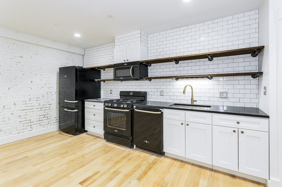 282 North St unit 3, Boston, MA 02113 - photo 1