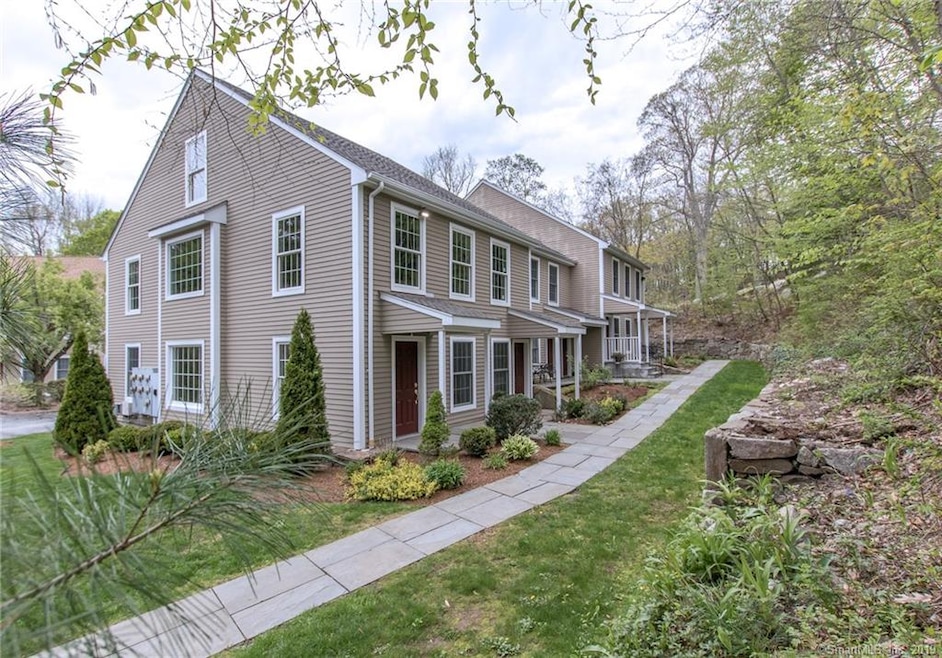 56 Portland Ave unit 22, Redding, CT 06896 - photo 1