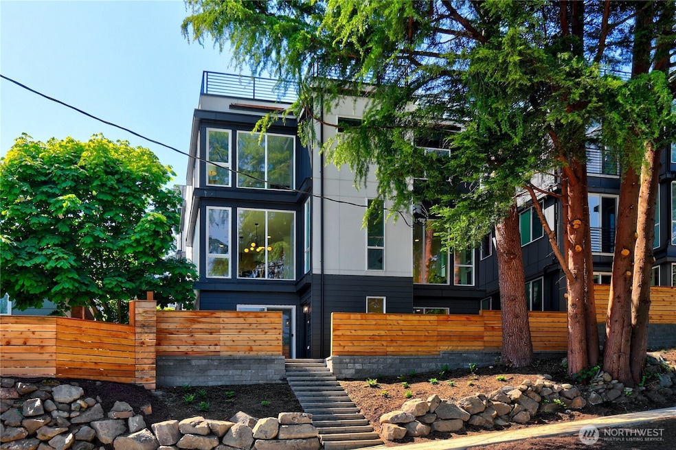 For Sale $1,098,000 • Co-Listing Agent