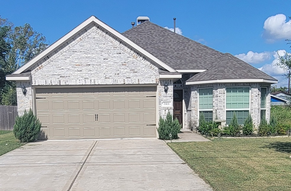 7323 Hoffman St, Houston, TX 77028 - photo 1