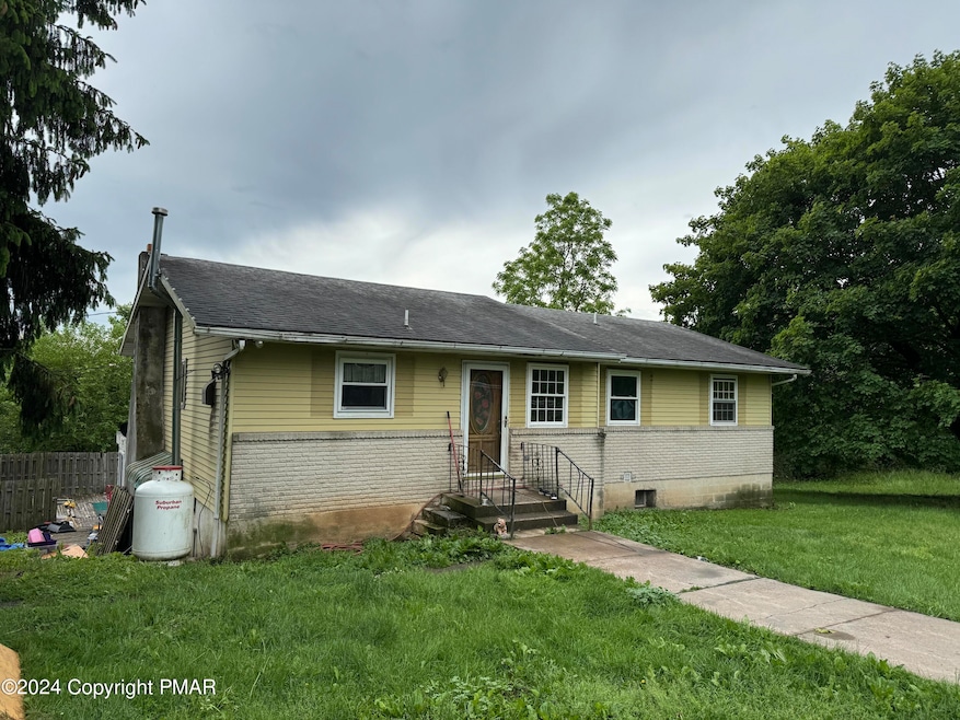 48 Lake Minsi Dr, Bangor, PA 18013 - photo 1