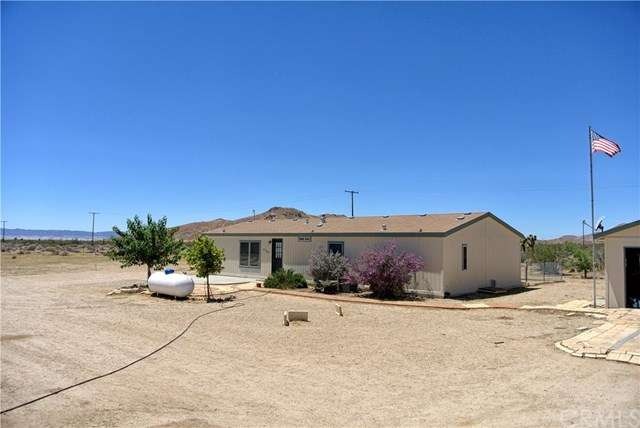 4848 50th St W, Rosamond, CA 93560 - photo 1