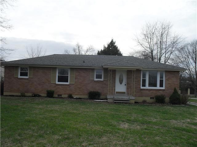 208 Victor Reiter Pkwy, Portland, TN 37148 - photo 1